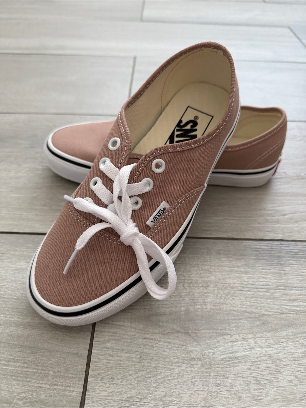 NWOT VANS Low Top Canvas Sneakers